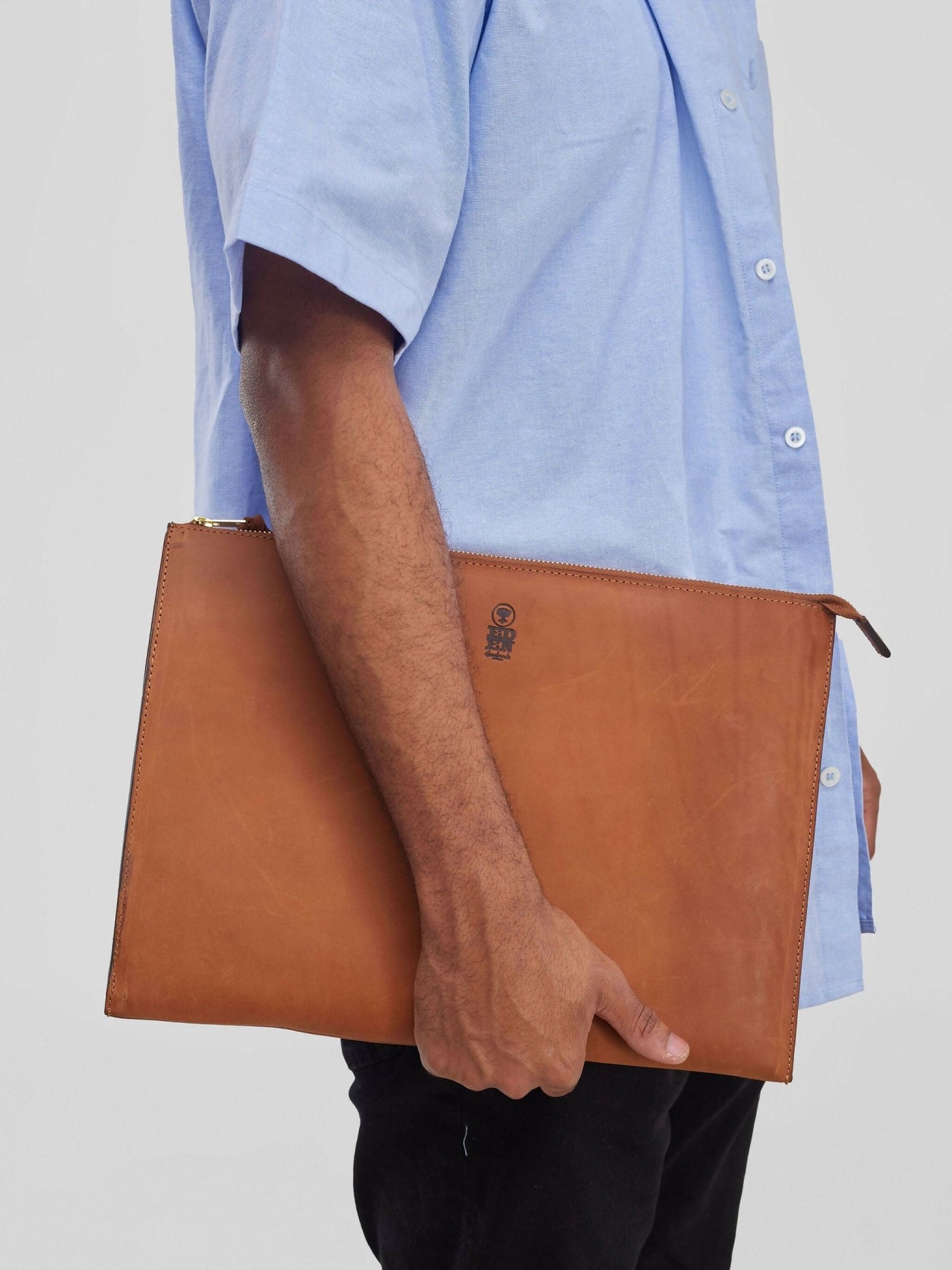 Eden Leather Laptop Sleeve Bag - Chesnut - Shopzetu