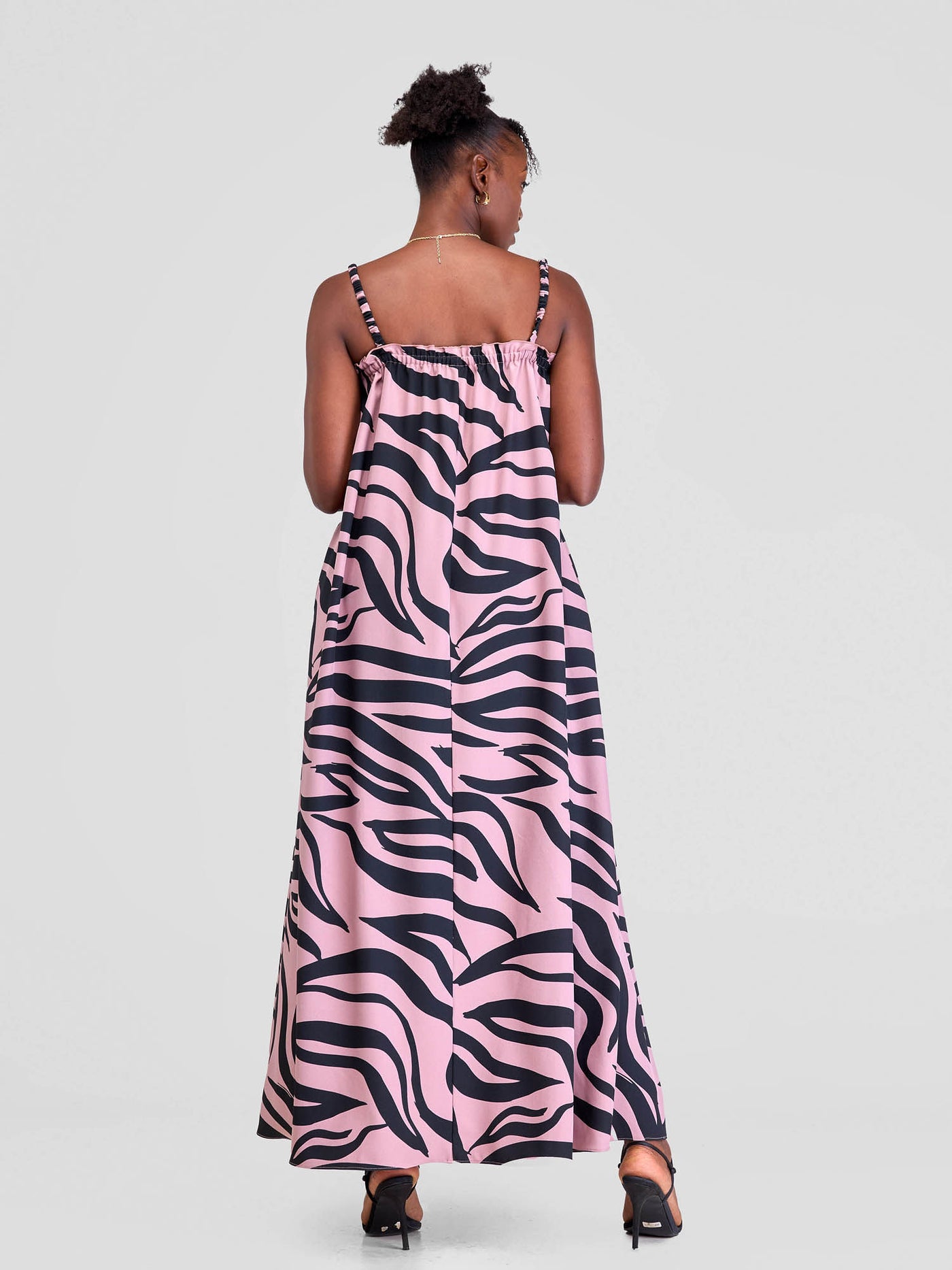 Vivo Situ Ruffle Neck Maxi Dress - Peach / Black Tiri Print