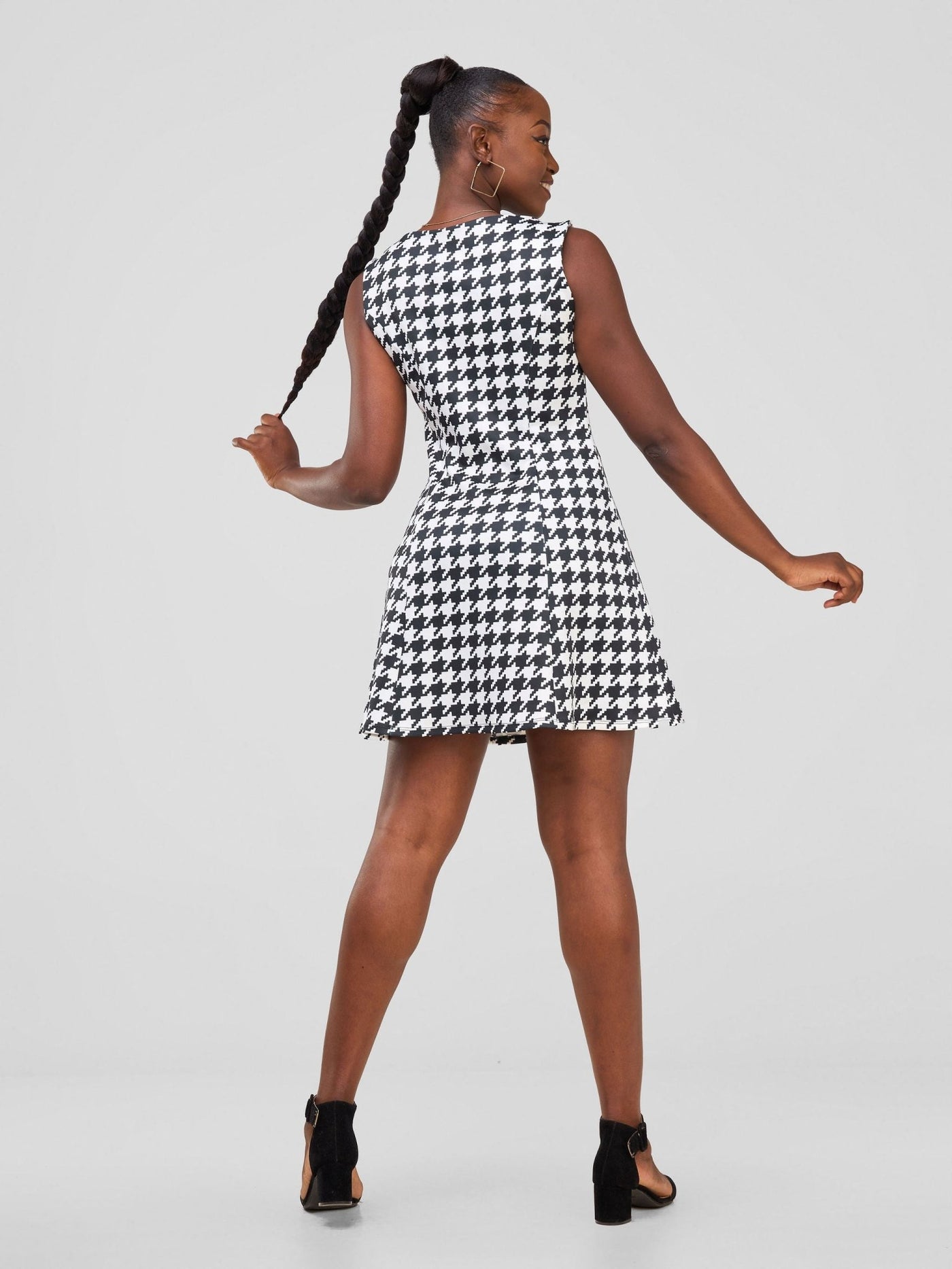 Zoya Sitawi A-line Mini Dress - Black / White Abstract Print - Shopzetu