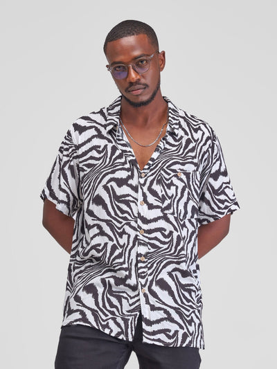 Zetu Men's Short Sleeved Hawaiian Button Down Shirt-Black/white - Shopzetu