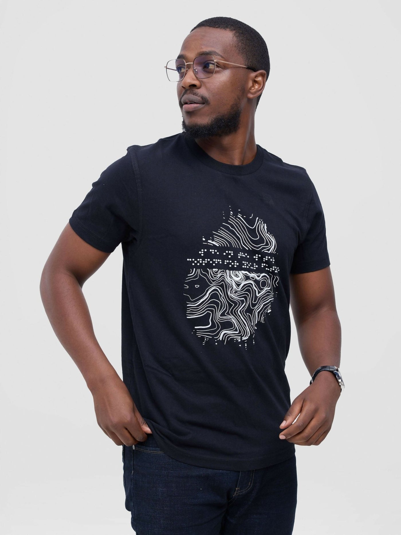 Wade in T-shirt - Black - Shopzetu