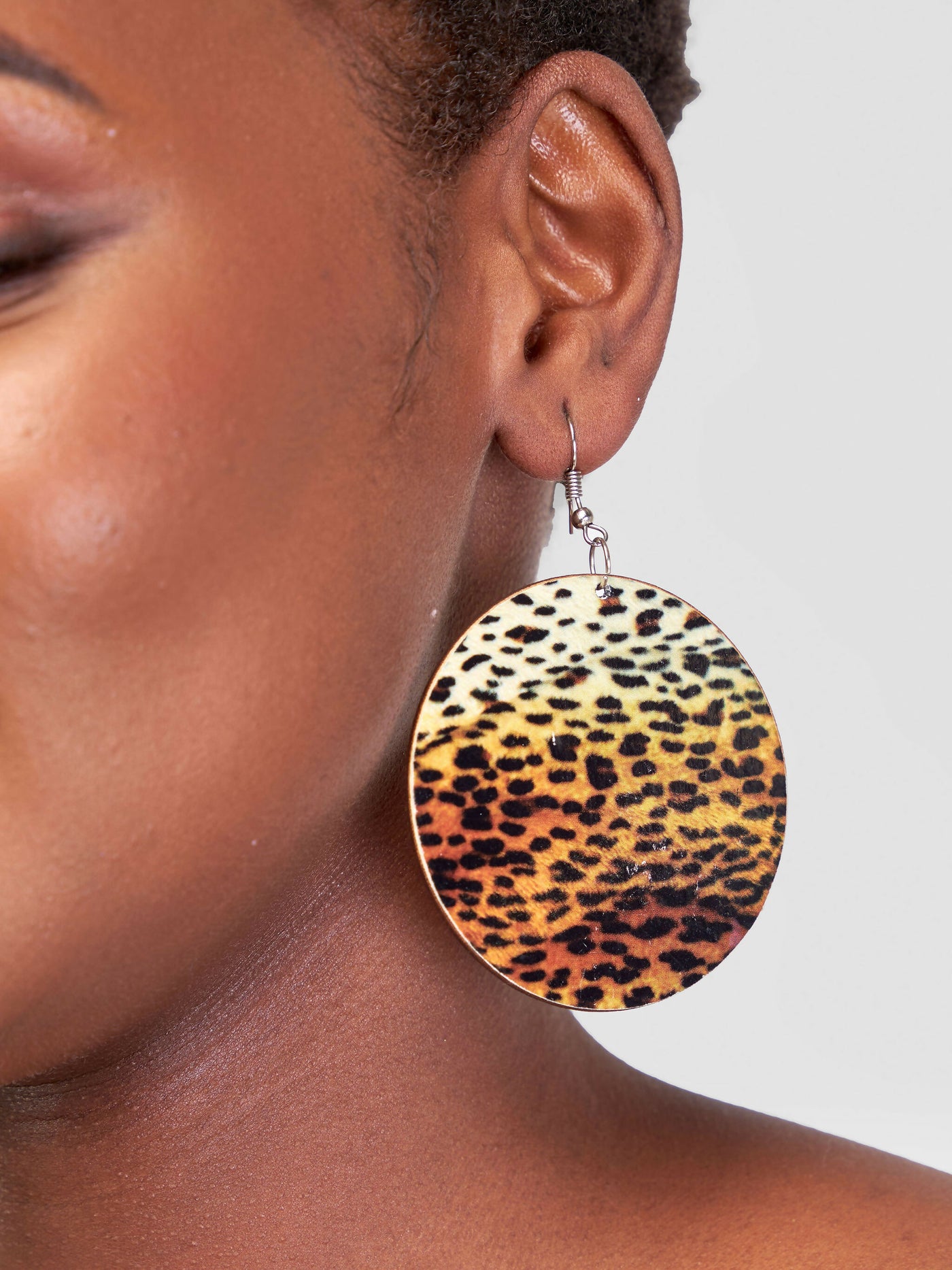 Eleganzia Stylez Leopard Round Earring - Brown