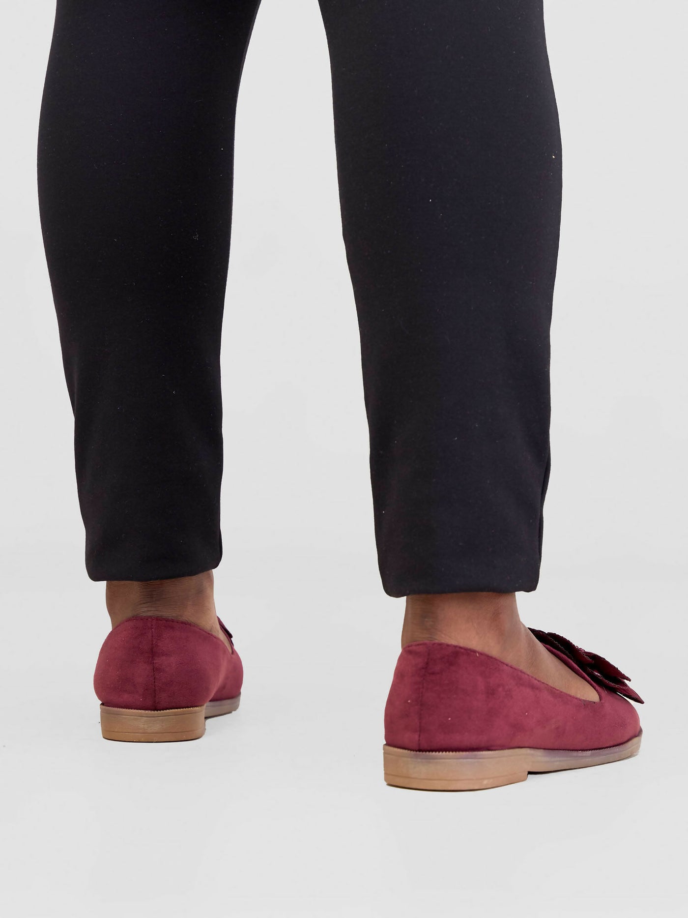 Be Unique Timeless Flowerhead Loafers - Maroon