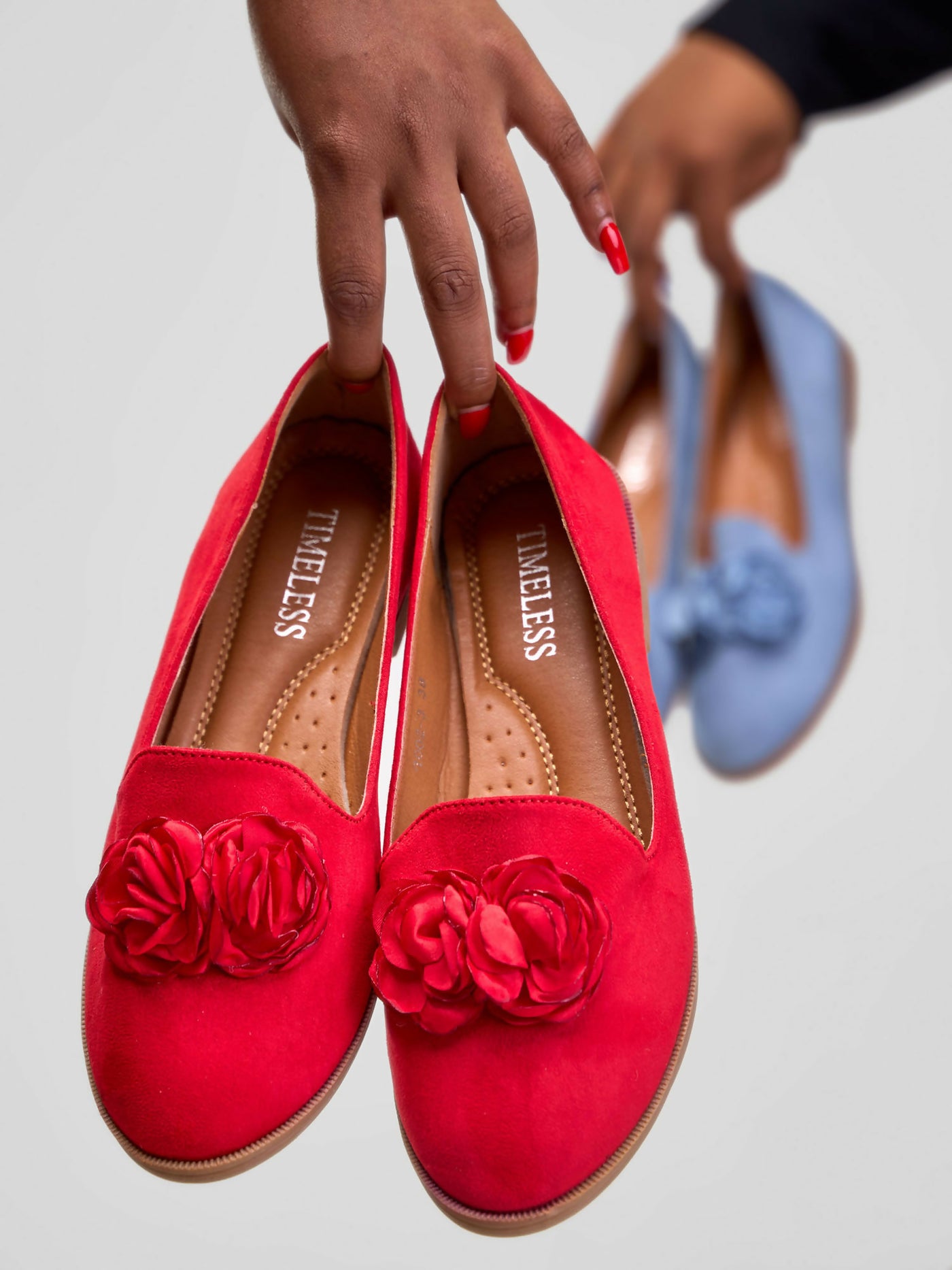 Be Unique Timeless Flowerhead Loafers - Red