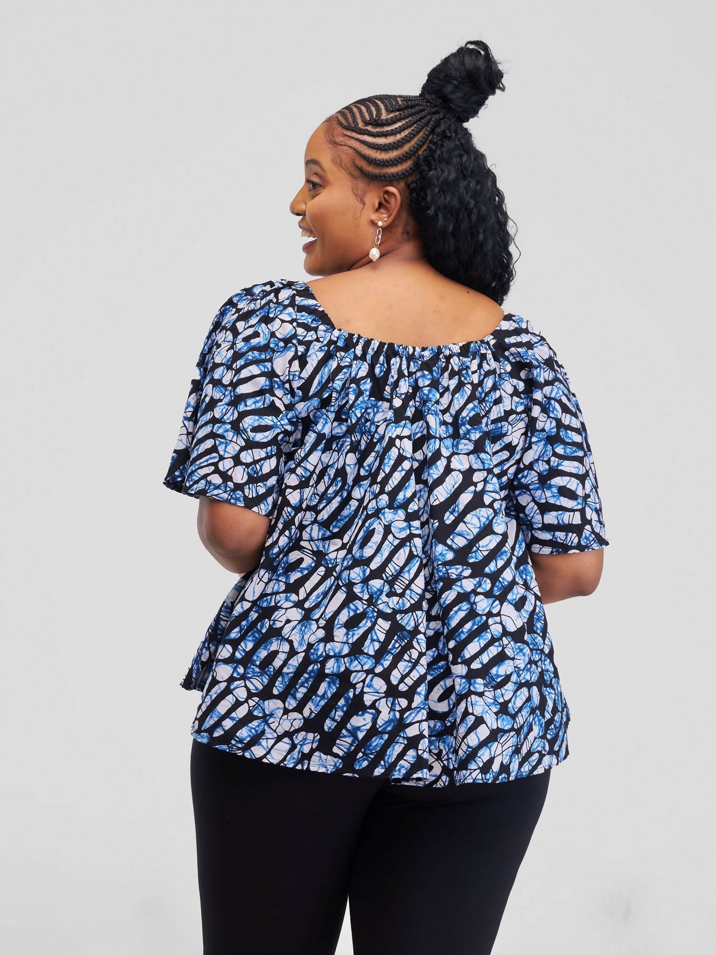 Dewuor Mbua Top - Blue - Shopzetu