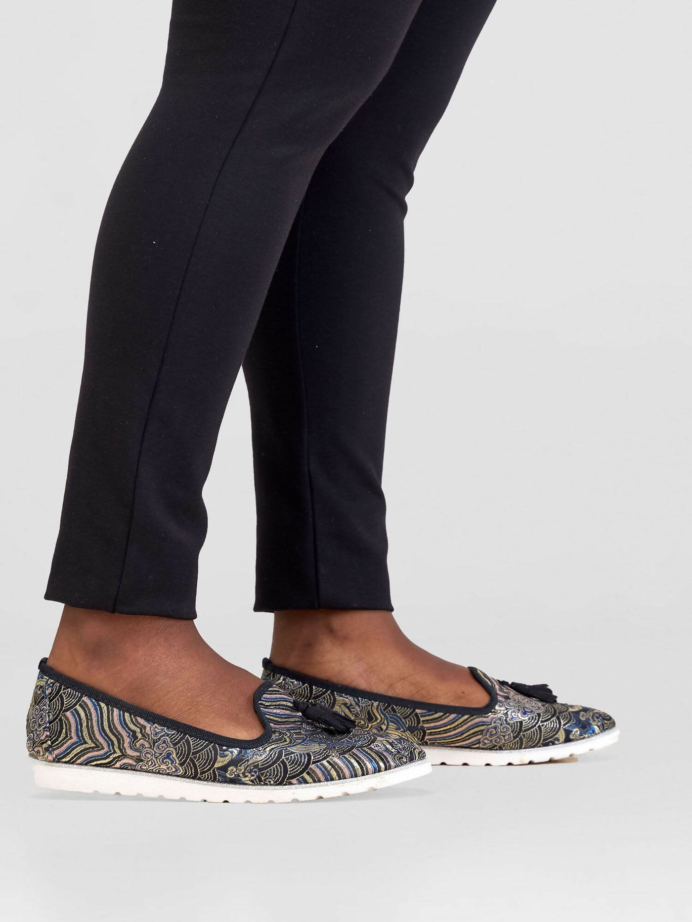 Be Unique Timeless Multicolored Loafers - Black