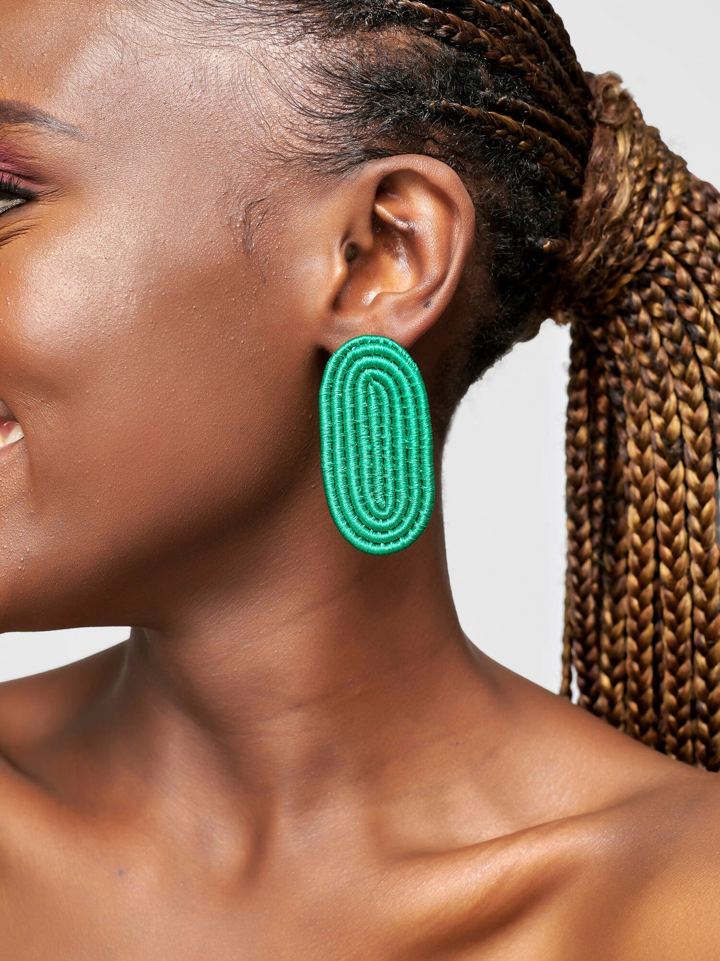 Tuli Naoki Oval Stud Earring - Green - Shopzetu