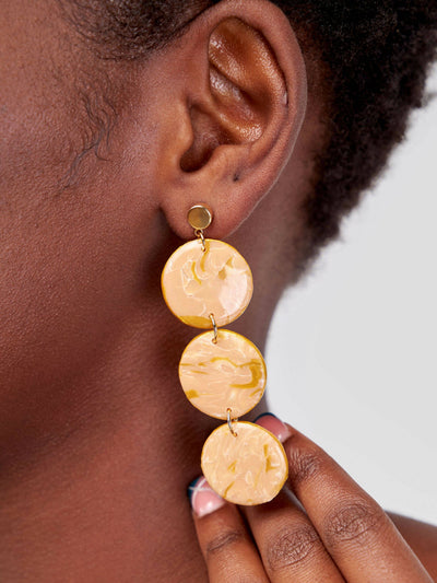 Shaping Ivy Gold Quartz Circle Drop Earrings - Gold - Shopzetu