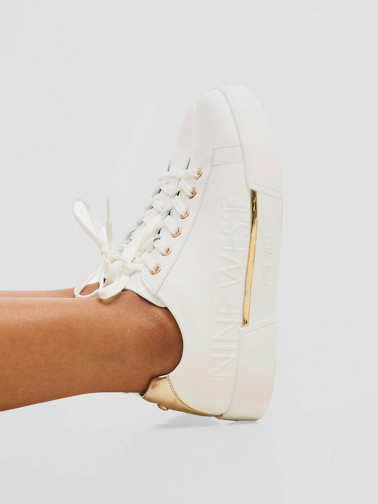 Randwick Sneaker - White - Shopzetu