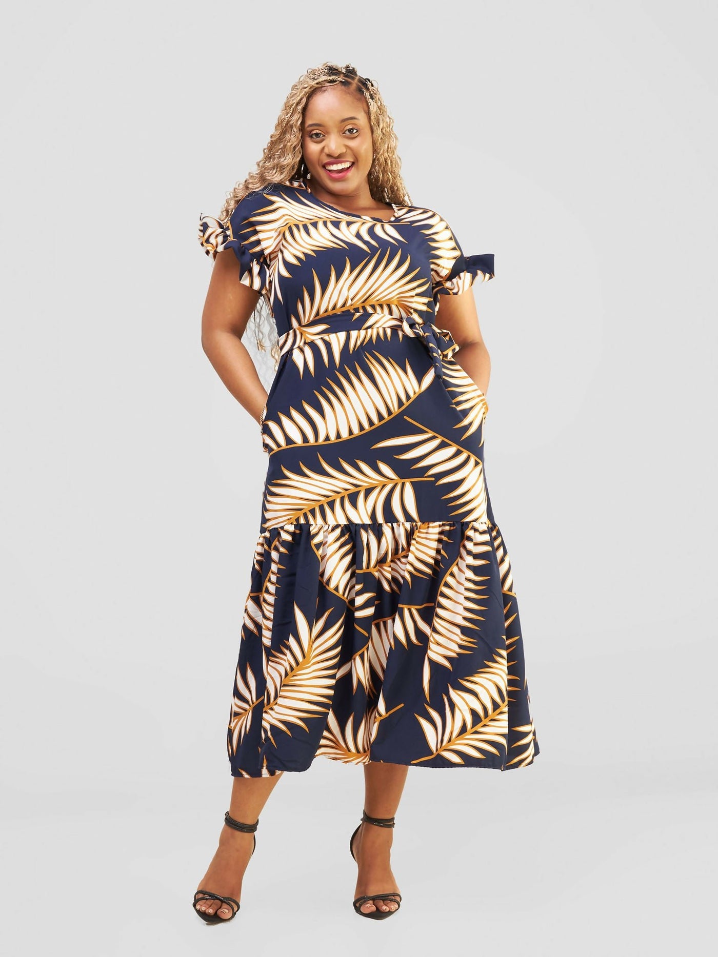 Lizola Ember Maxi Dress - Navy Blue / Cream - Shopzetu