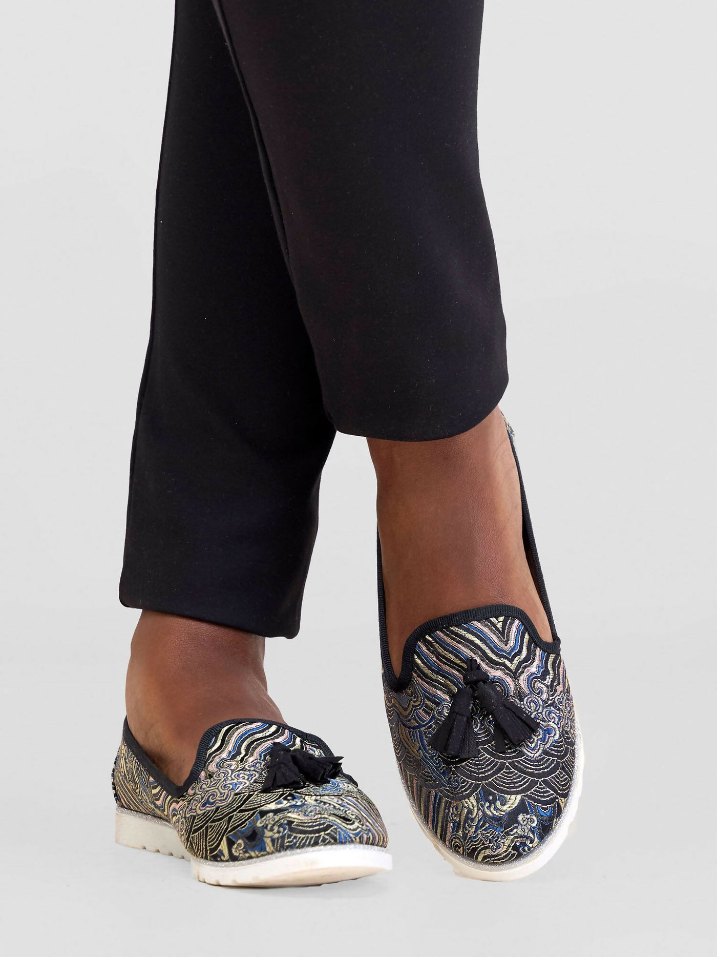 Be Unique Timeless Multicolored Loafers - Black