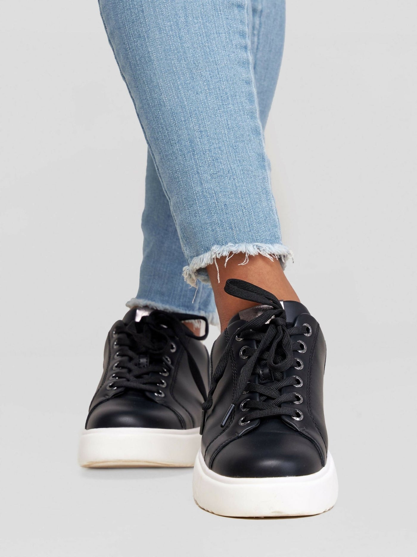 Nine West Seliot Sneaker - Black - Shopzetu