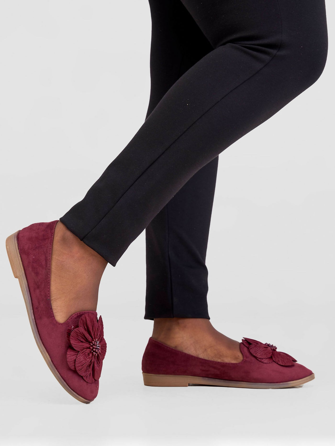 Be Unique Timeless Flowerhead Loafers - Maroon