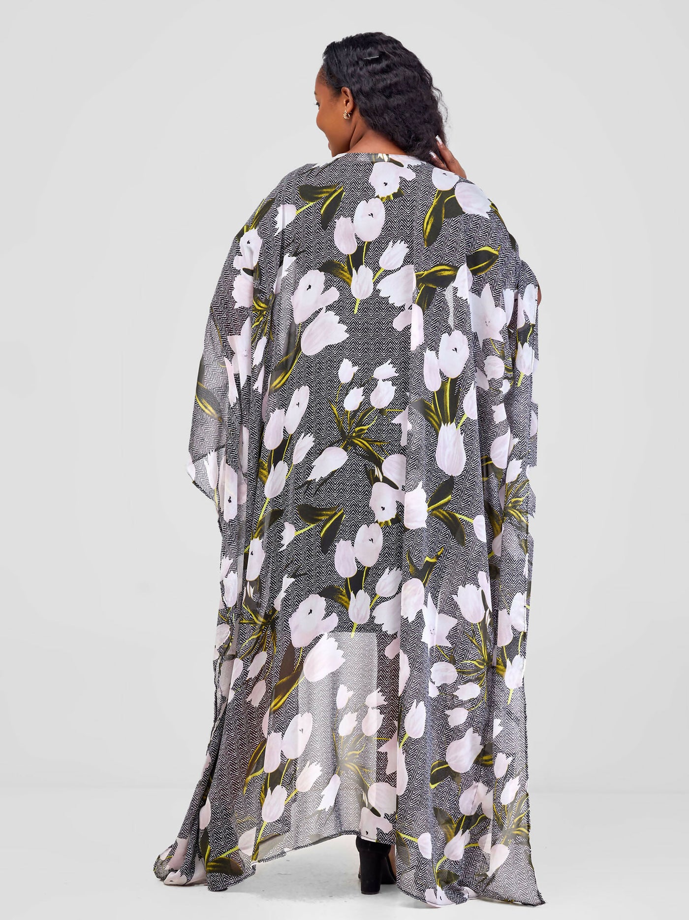 Kakiba Collections Lily Kimono - Black / White