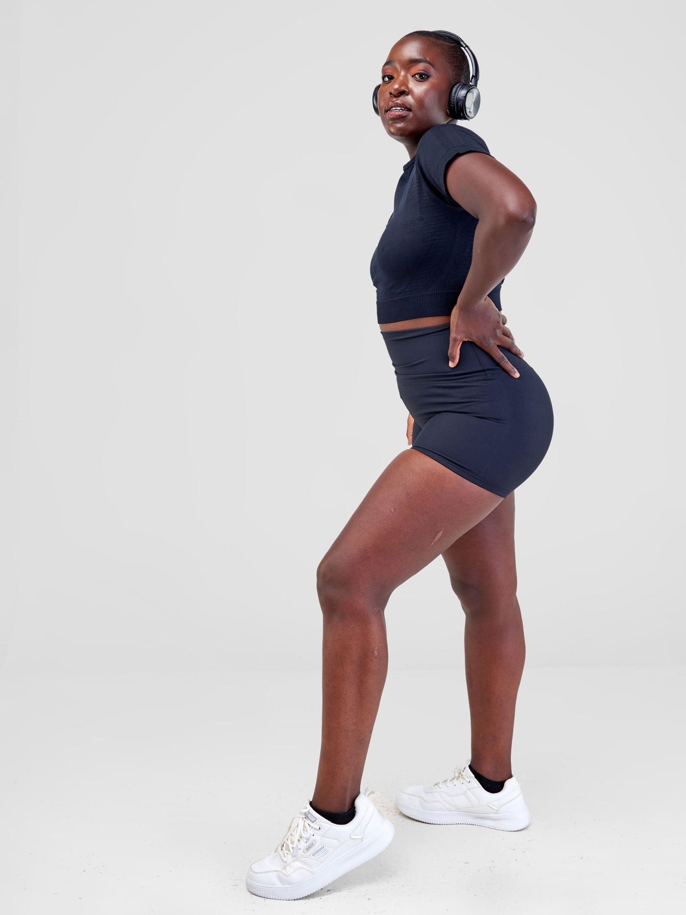 Ava Fitness Dazzle Workout Shorts - Black - Shopzetu
