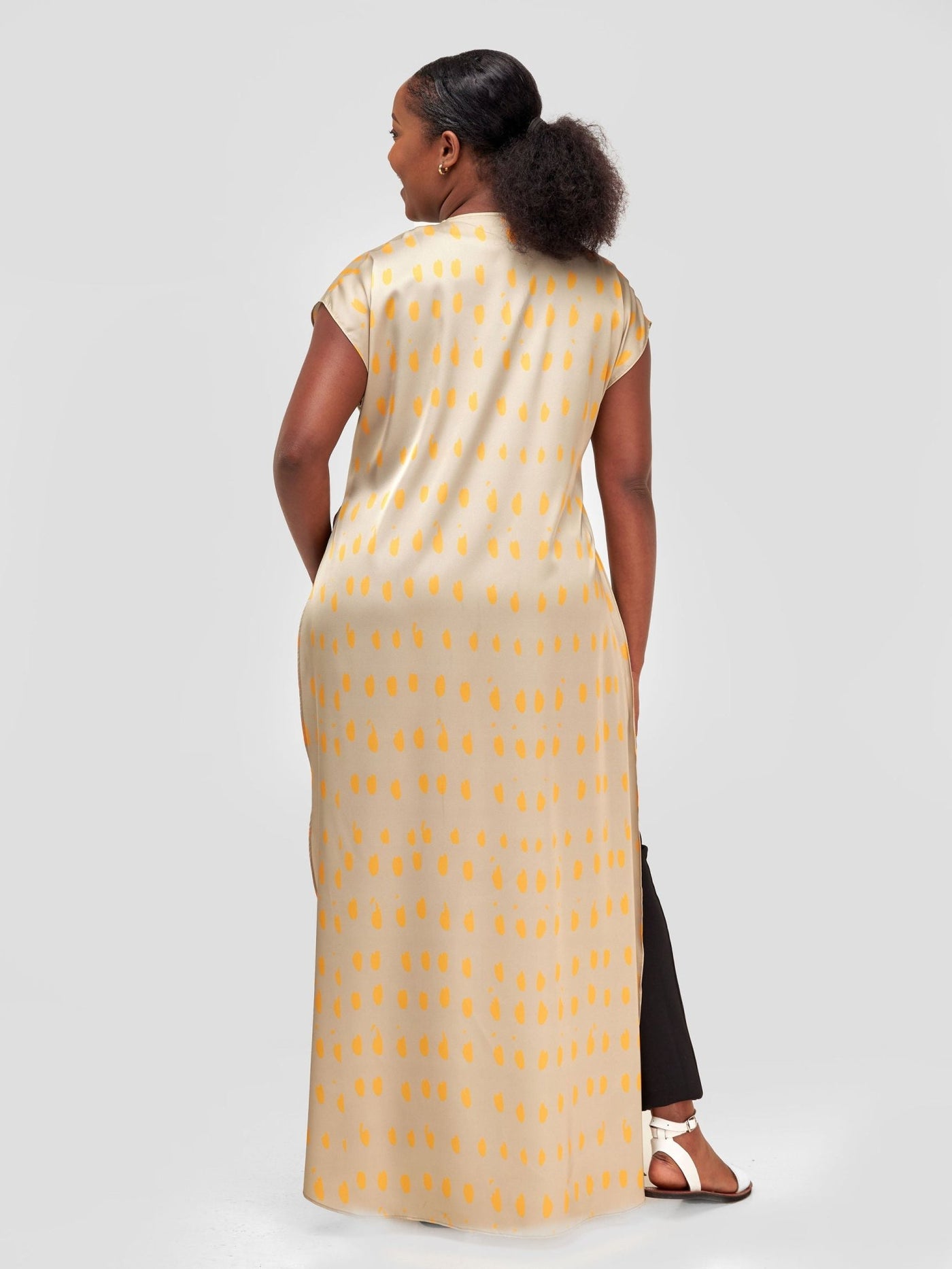 Vivo Sawari Drop Shoulder Maxi Kimono - Light Taupe / Mustard Chozi Abstract Print - Shopzetu