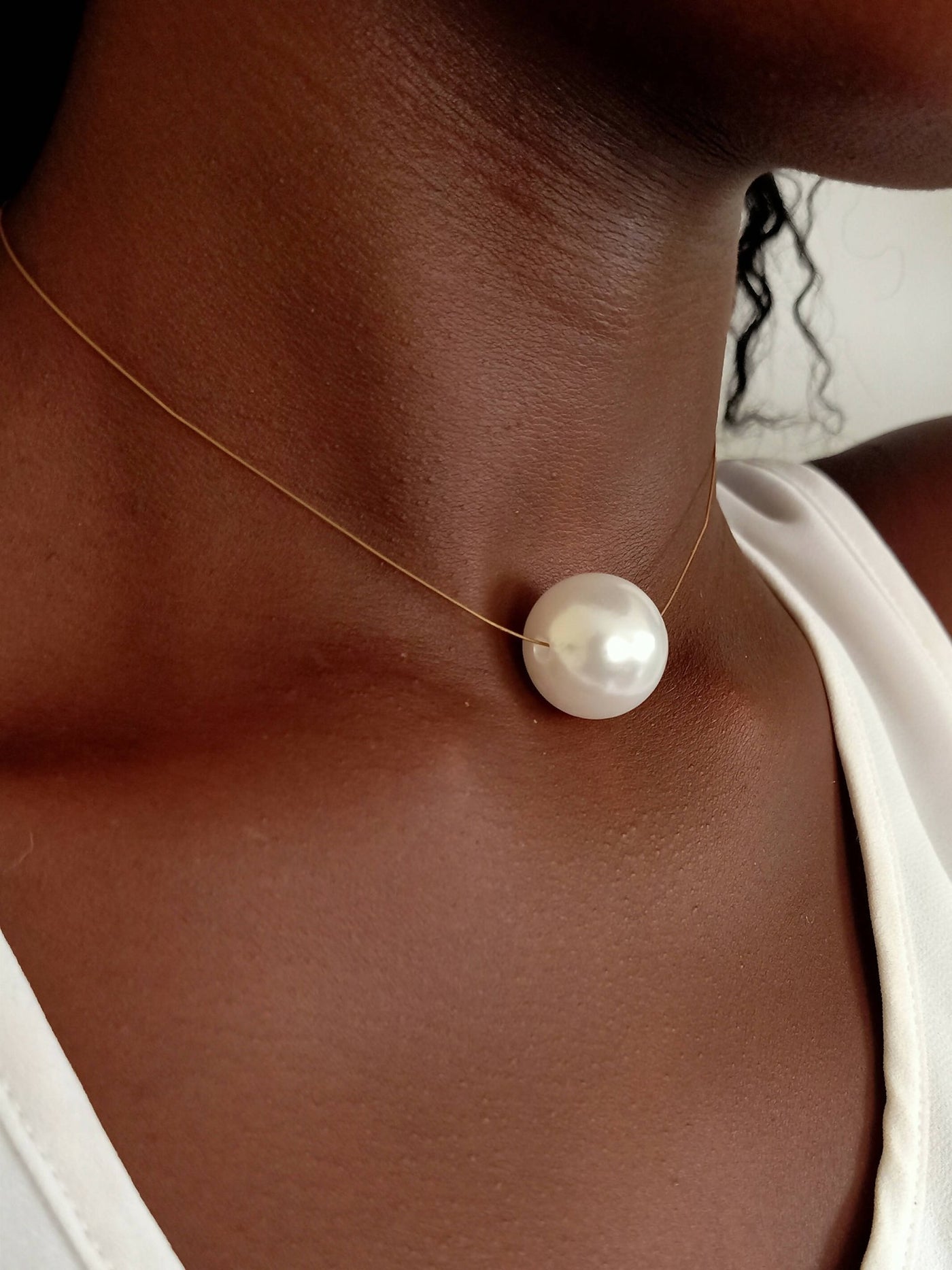 Xara Gems Floating Pearl Necklace - White - Shopzetu