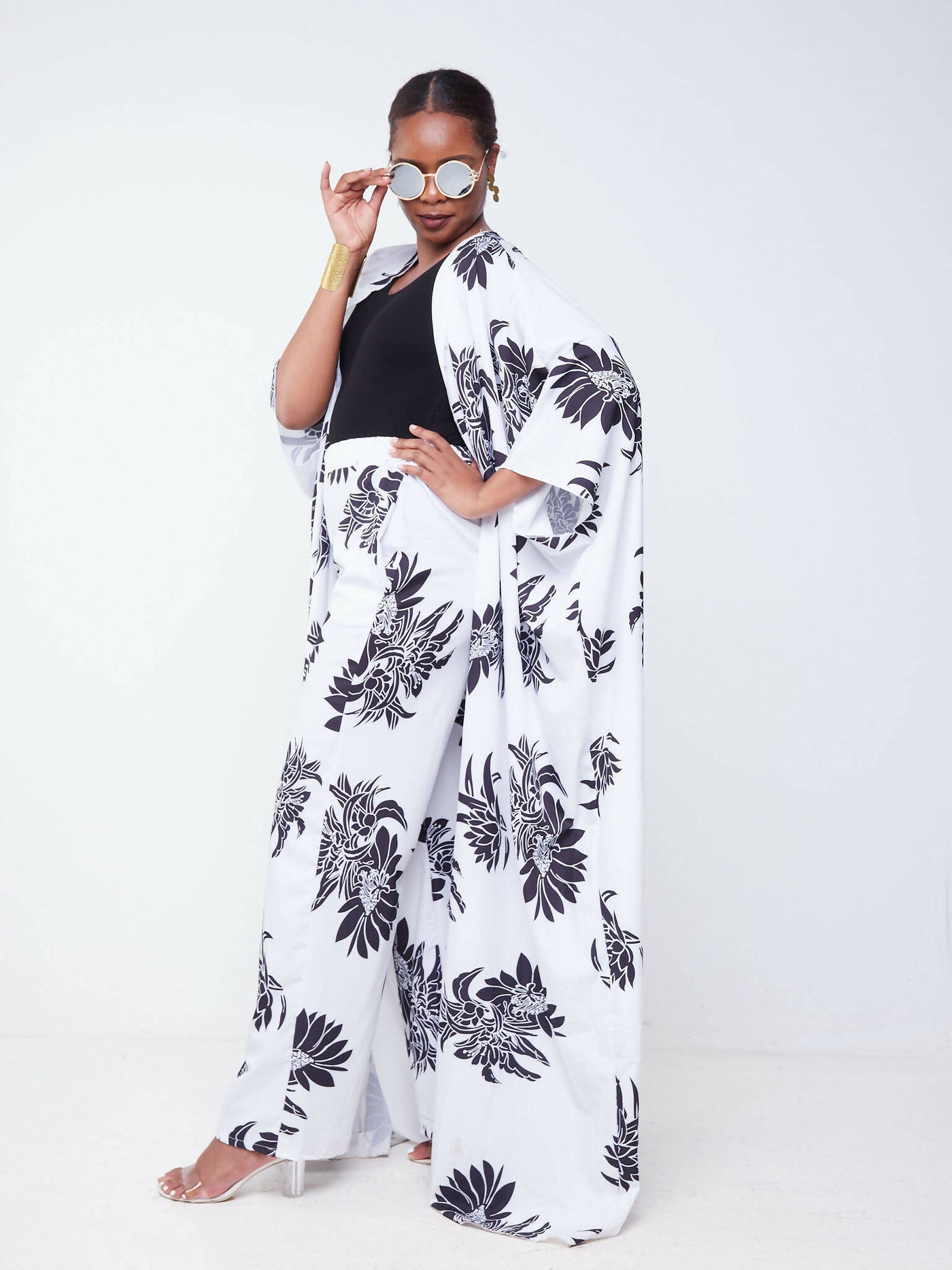 Dd Holdings Gertrudes Black Print Kimono - White