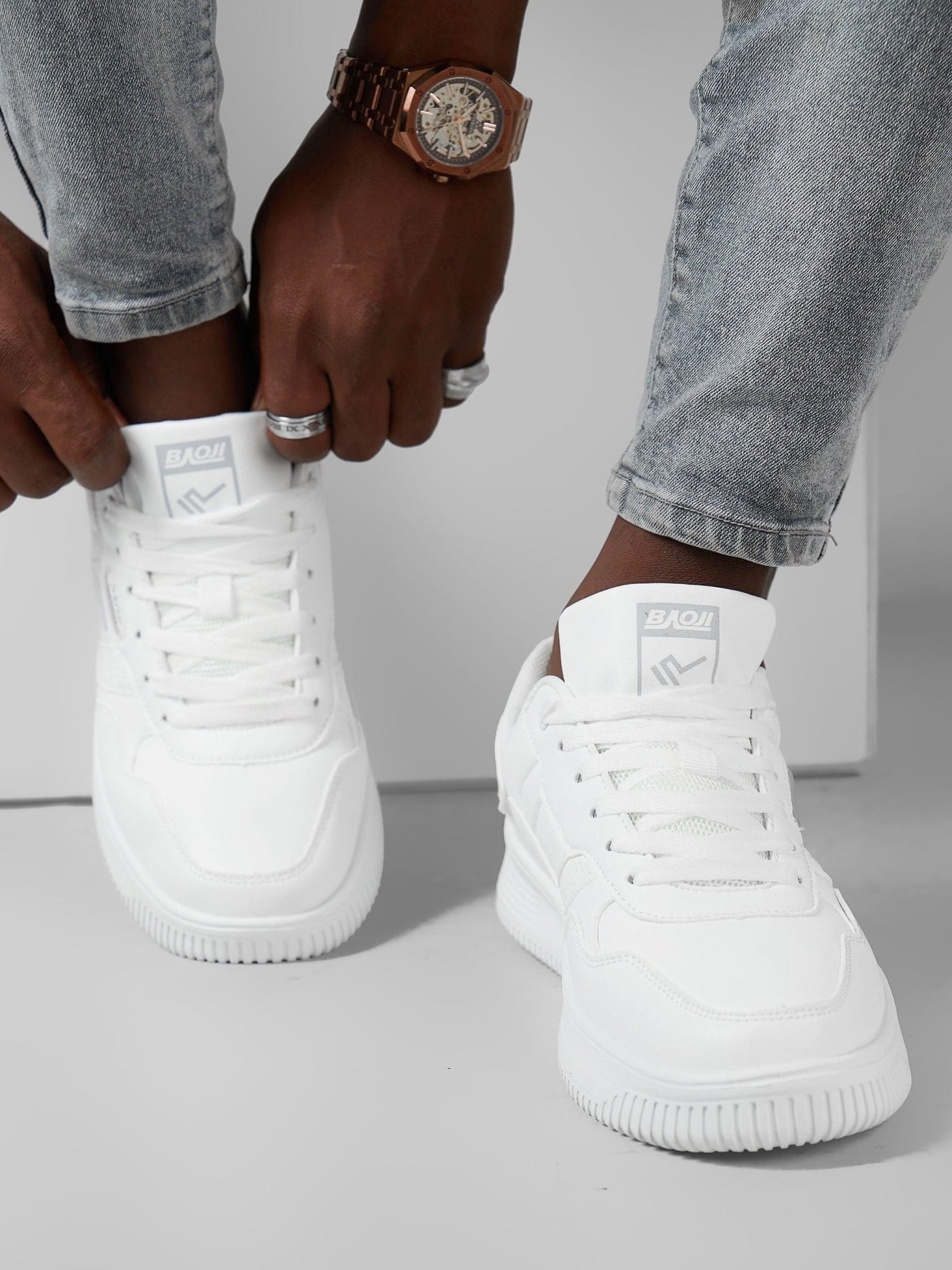 Ziatu Men's Classic Style Sneakers - White - Shopzetu