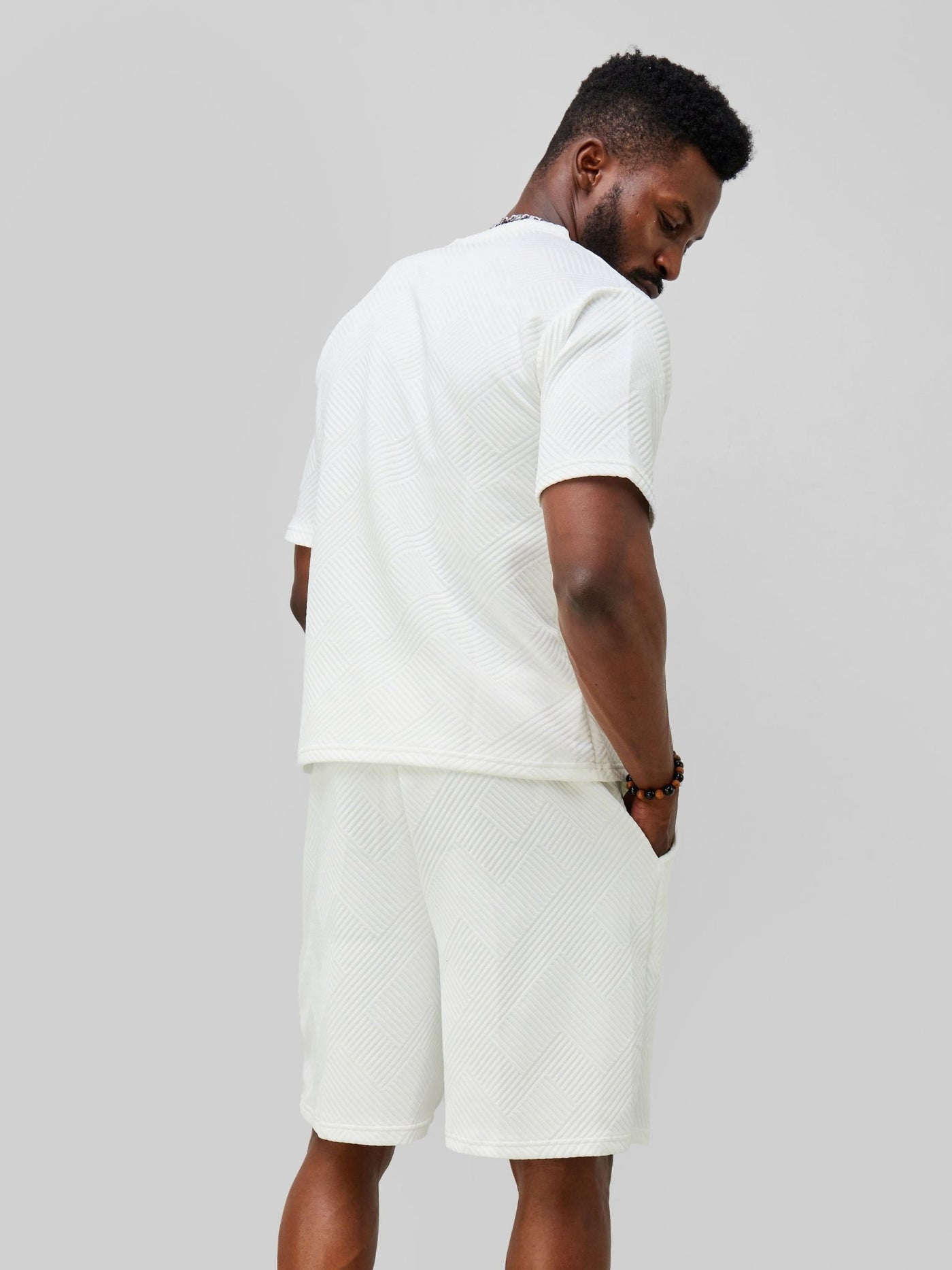 Zetu Men's Diagonal Line Textured Shorts - White - Shopzetu
