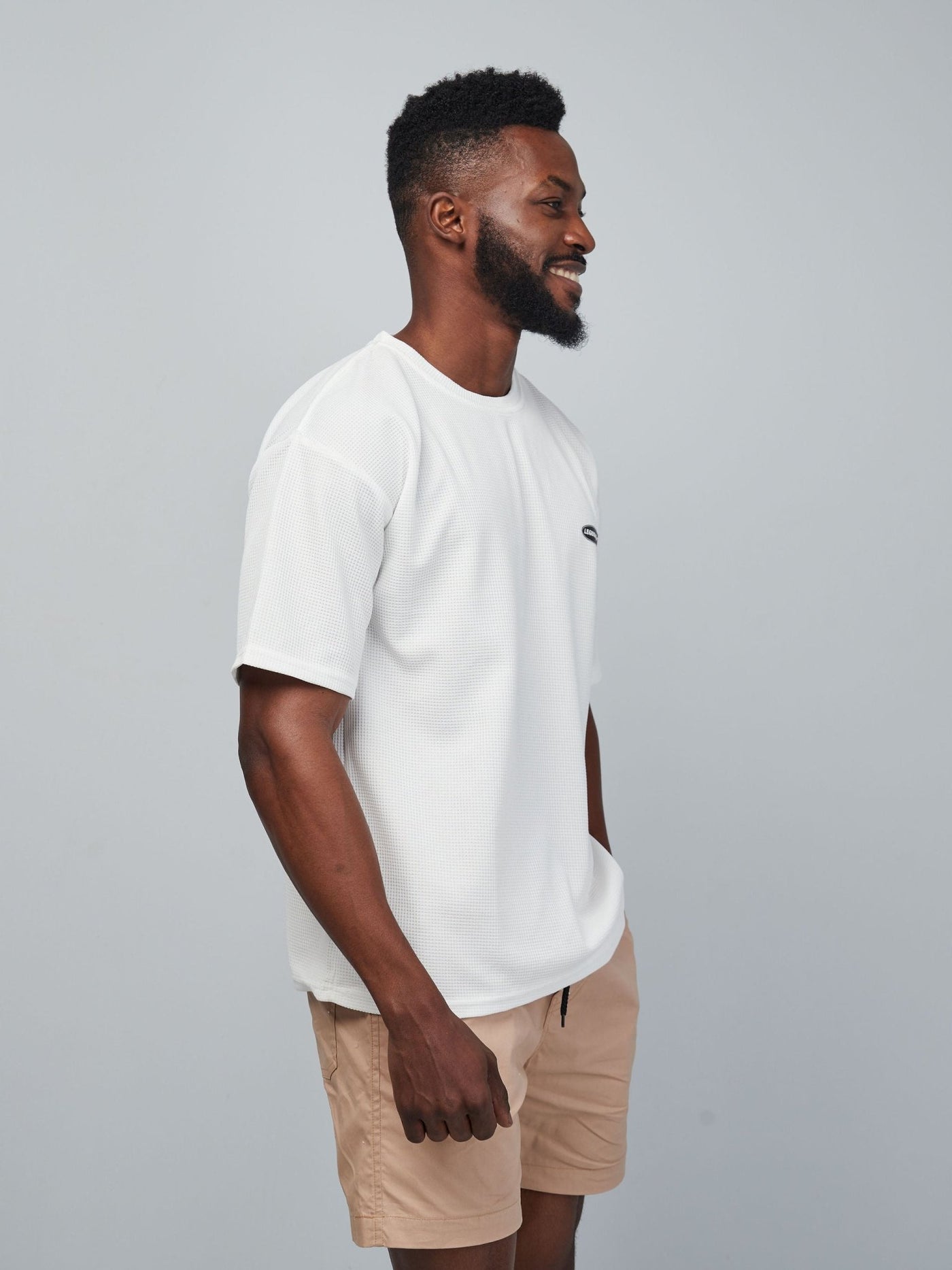 Zetu Men's Textured T-Shirt - White - Shopzetu