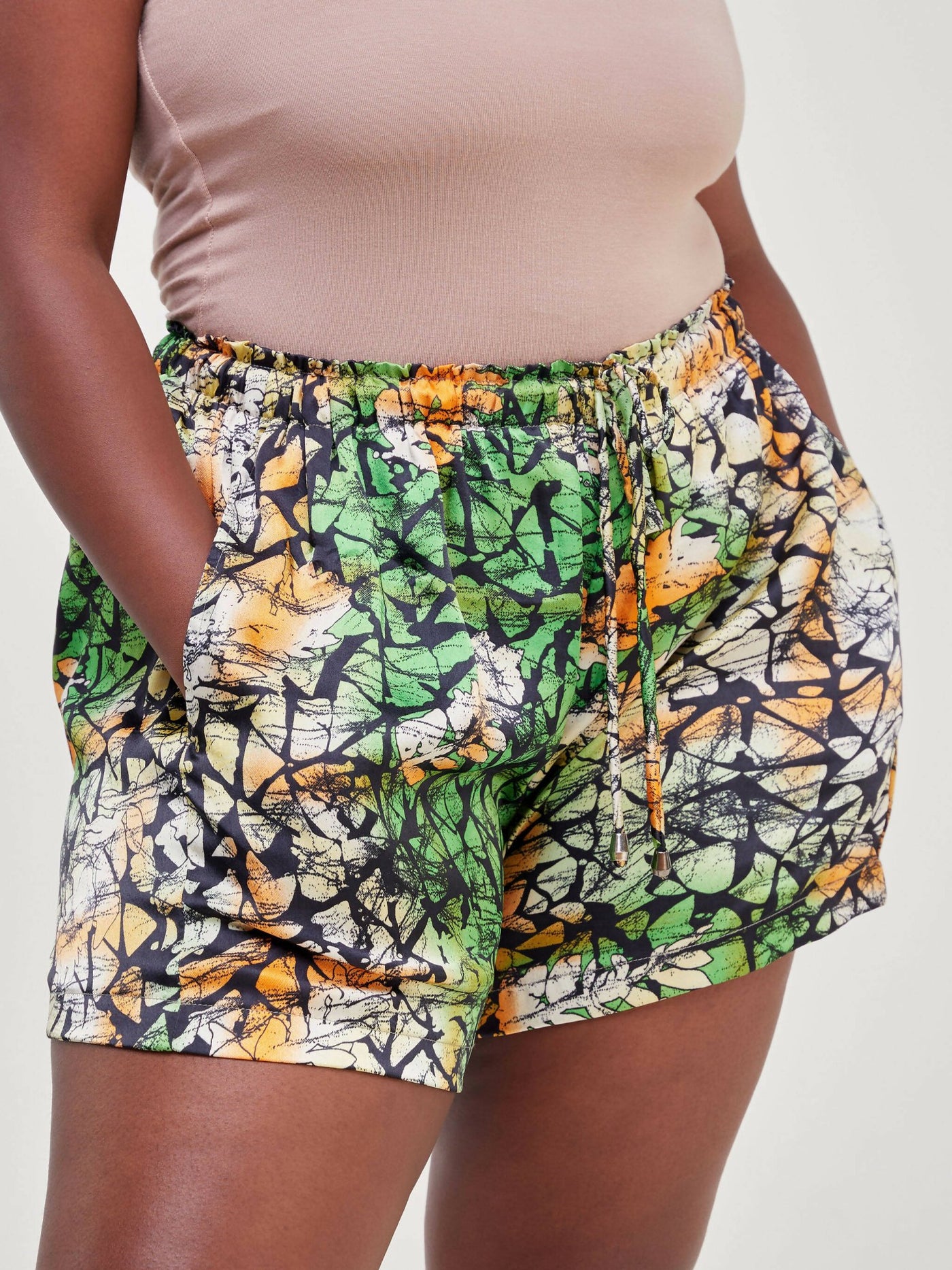 Zoe Qu'an Kaleidoscope Shorts - Orange / Green - Shopzetu