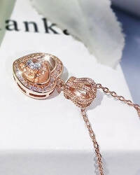 Slaks World Fashion Heart Shape & Crown Pendant Necklace - Gold
