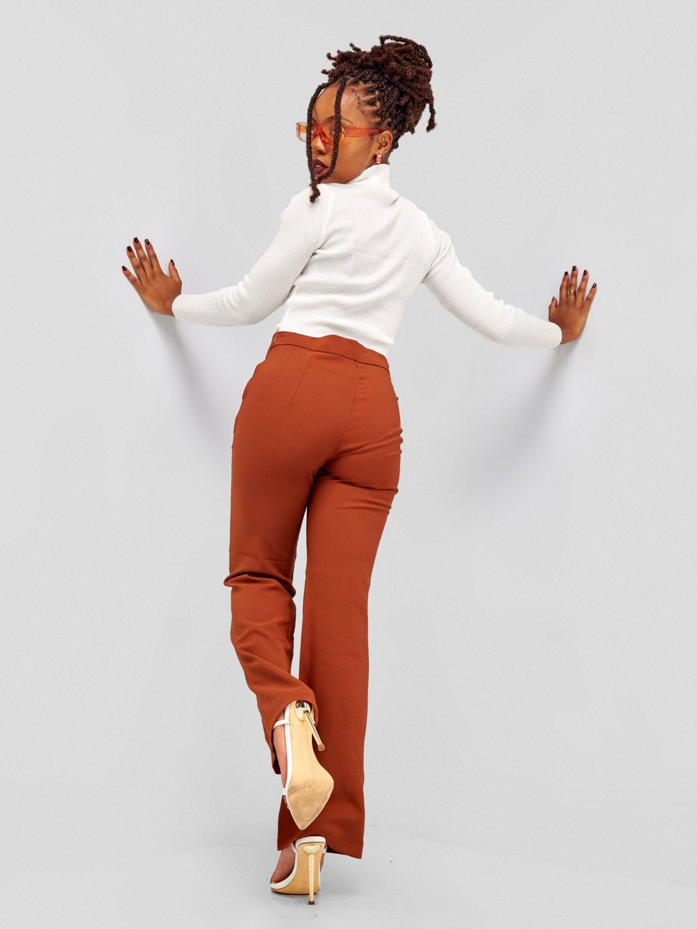 Anika Boot-Cut Dress Pants With Zipper on the Side - Brown - Shopzetu