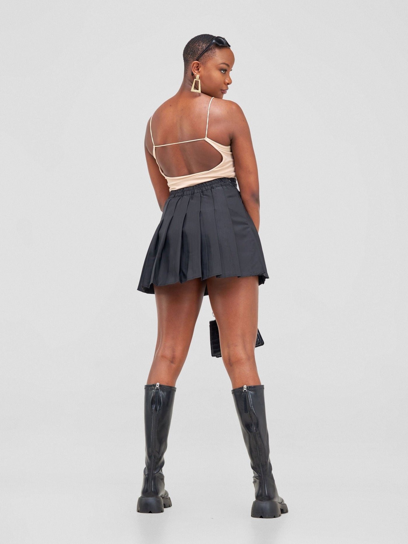 Anika Lizzy Pleated Miniskirt With Illusionized Pocket On The Waist - Black - Shopzetu