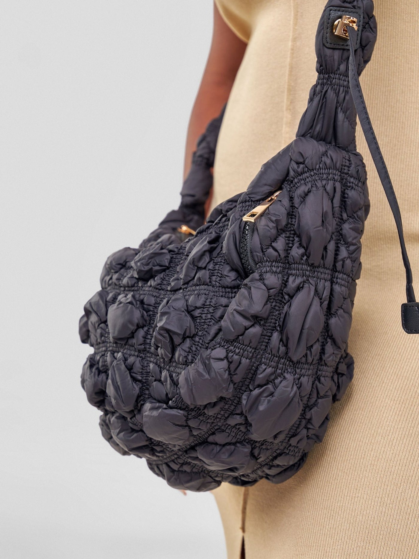 Mona Puffy Adjustable Shoulder Bag - Black - Shopzetu