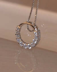 Slaks World Fashion Ring And Gem Style Pendant Necklace - Gold