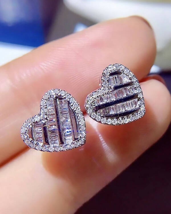 Slaks World Fashion Mini Hearts Stud Earrings - Silver - Shopzetu
