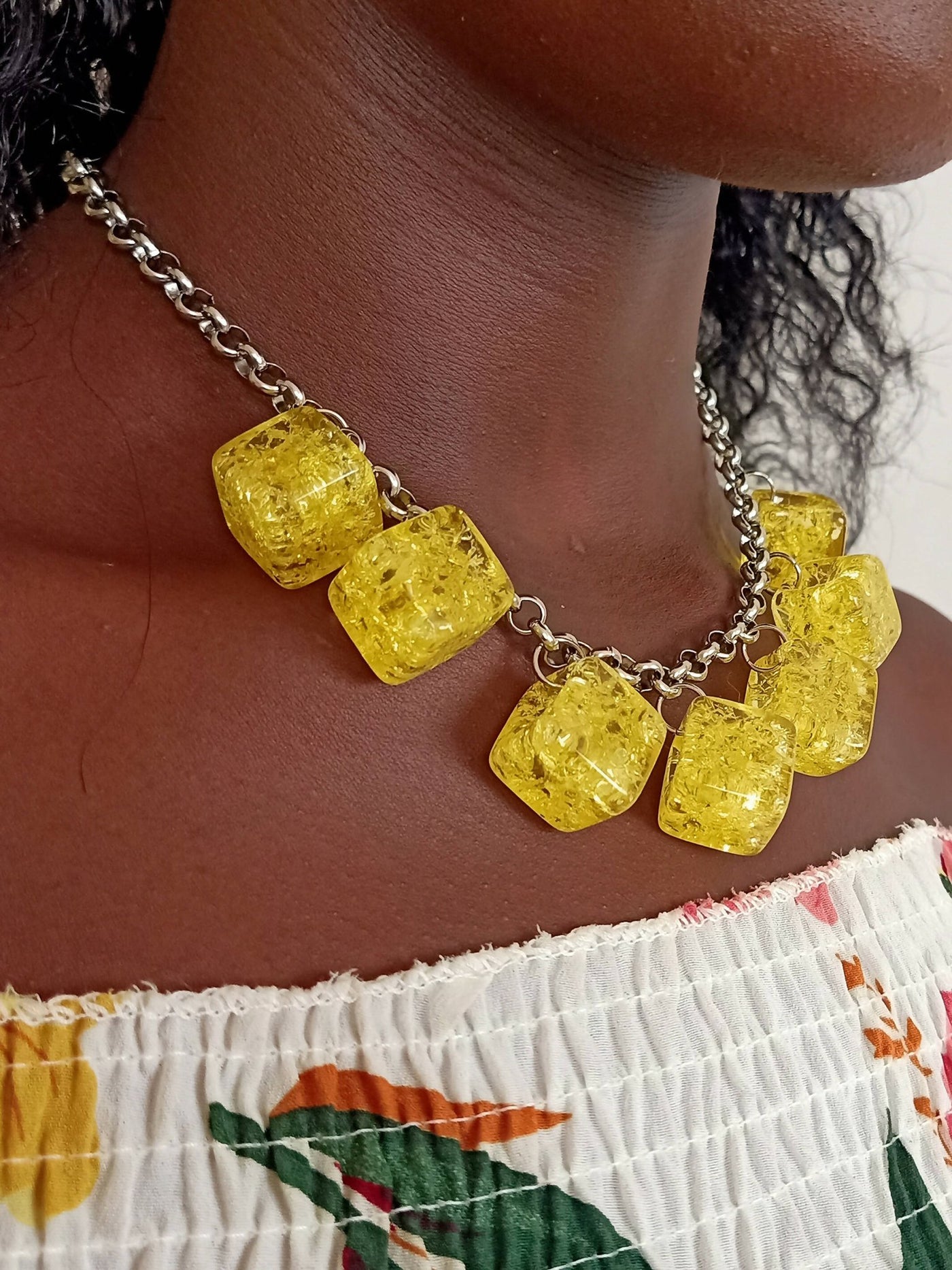 Xara Gems Dance Necklace - Yellow - Shopzetu