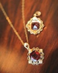 Slaks World Fashion Moon Stone Pendant Necklace - Red/Gold - Shopzetu