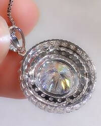 Slaks World Fashion Circular Clear Gem Pendant Necklace - Silver - Shopzetu