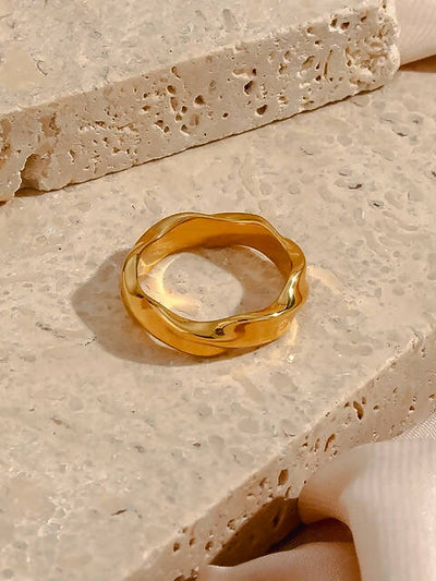 Her Essence Aros Ring - Gold - Shopzetu