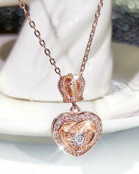 Slaks World Fashion Heart Shape & Crown Pendant Necklace - Gold