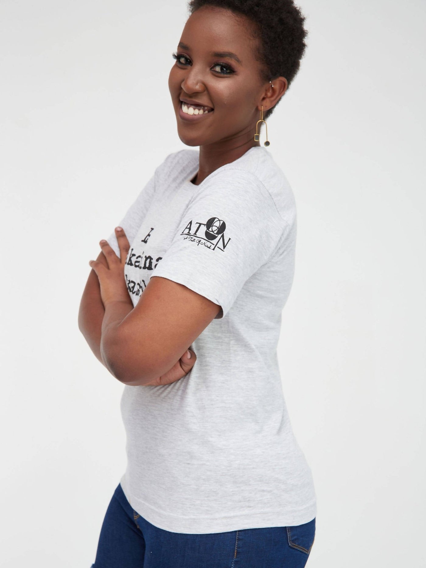 Zola Hii Mwaka Haina Makasiriko T-shirt - Grey - Shop Zetu Kenya